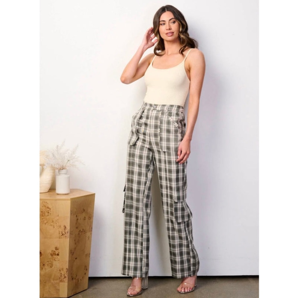 RUN THE STREETS PLAID PANTS